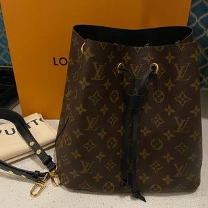 Louis Vuitton (Authentic)